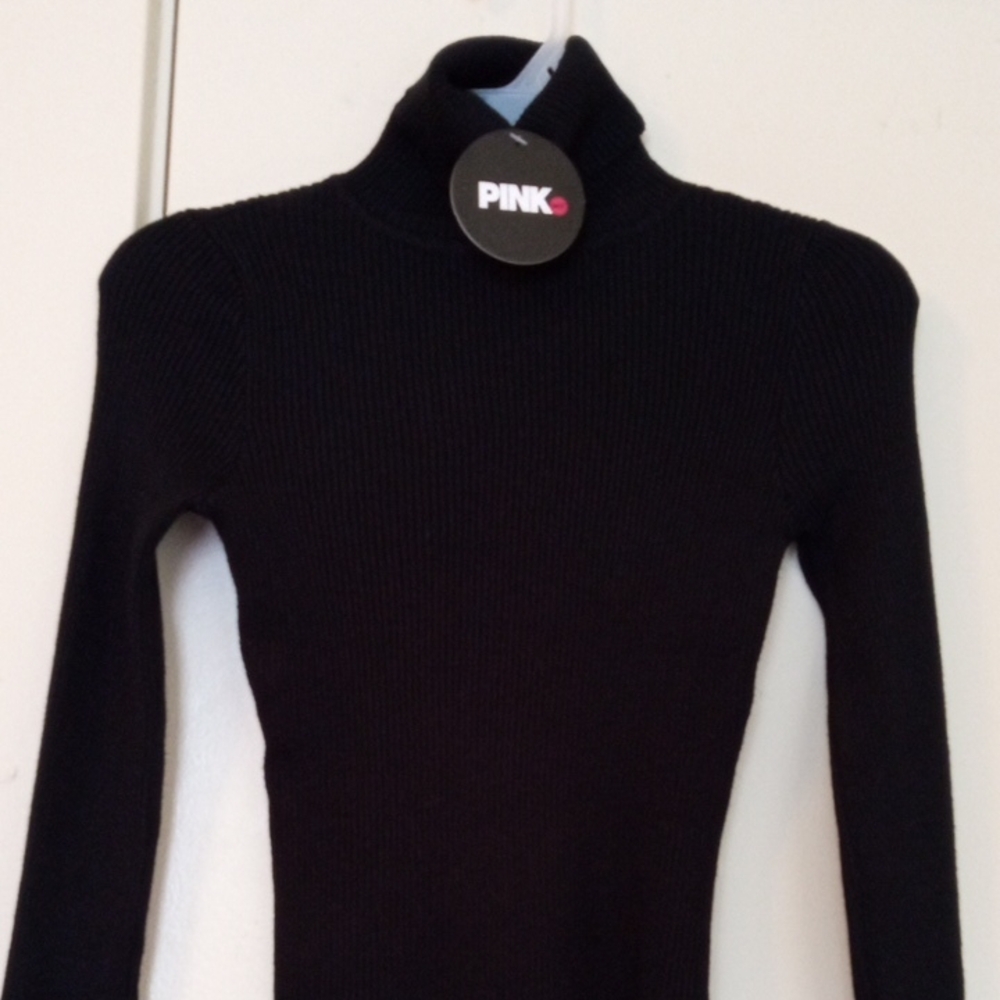 Brand New PINK DOT Turtleneck Body Fit Top
